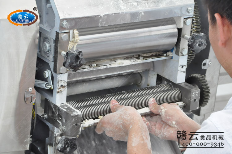 安裝面刀后制作面條